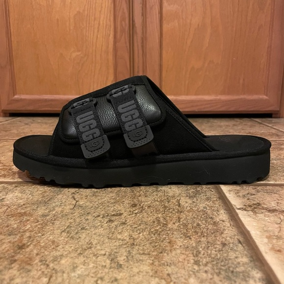 NWOT UGG men’s Goldencoast Strap Slides sz 10 - Picture 1 of 5